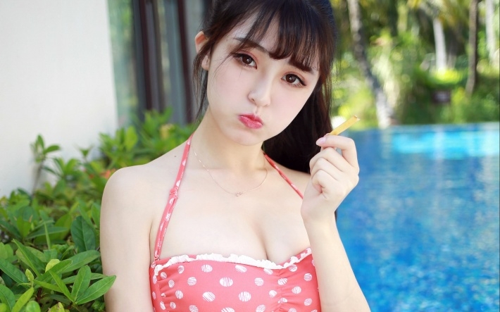 甜美美女比基尼写真图片壁纸