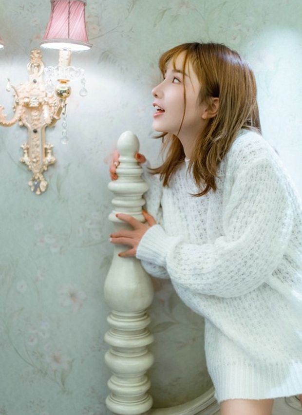 可爱白袜子美腿私房性感美女写真
