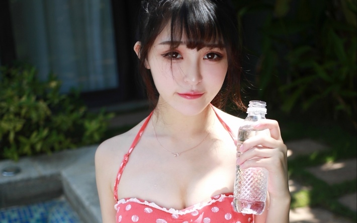 甜美美女比基尼写真图片壁纸