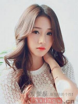 女生染什么发色好看？时尚个性化的染色发型图片