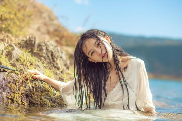 复古气息女生空间素材南笙图片