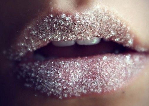 简约欧美风时尚女生红唇美图