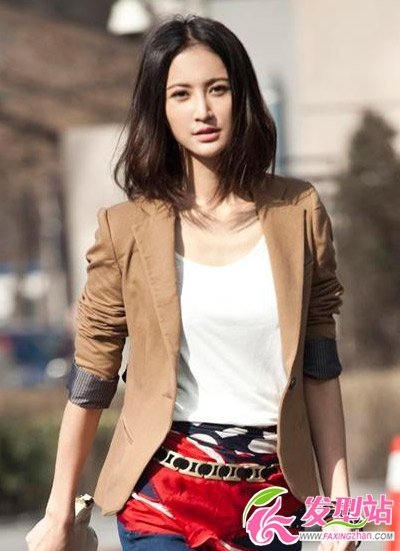 韩式中分中长发发型图片 打造显瘦修颜女神气质