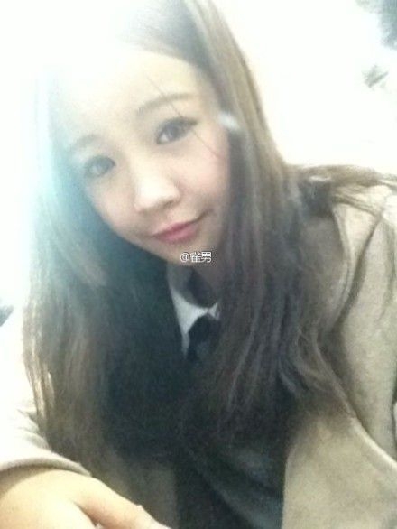 唯美清纯网络红人张依依美图