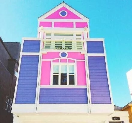 想和喜欢的人住在这样的彩色房子里面