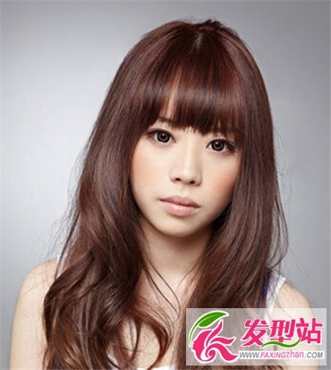 甜美系女生必备发型 清新可爱发型让你更出众
