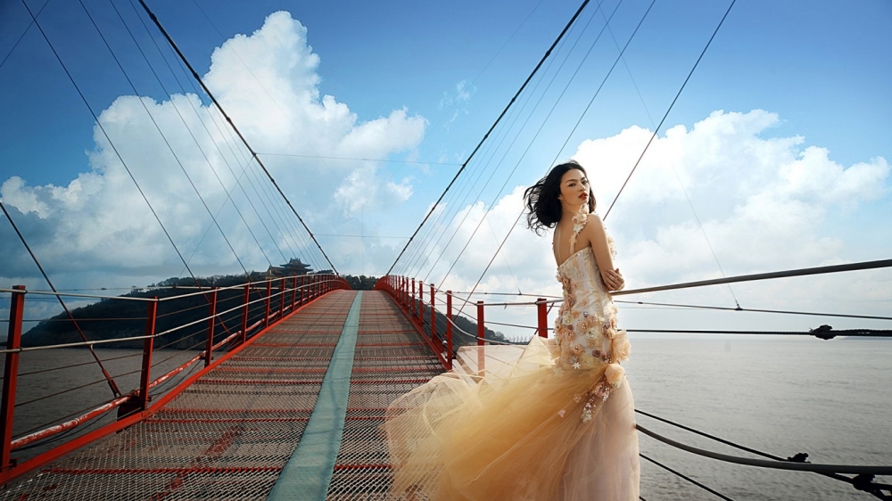 我想穿上美美的婚纱，做你的新娘