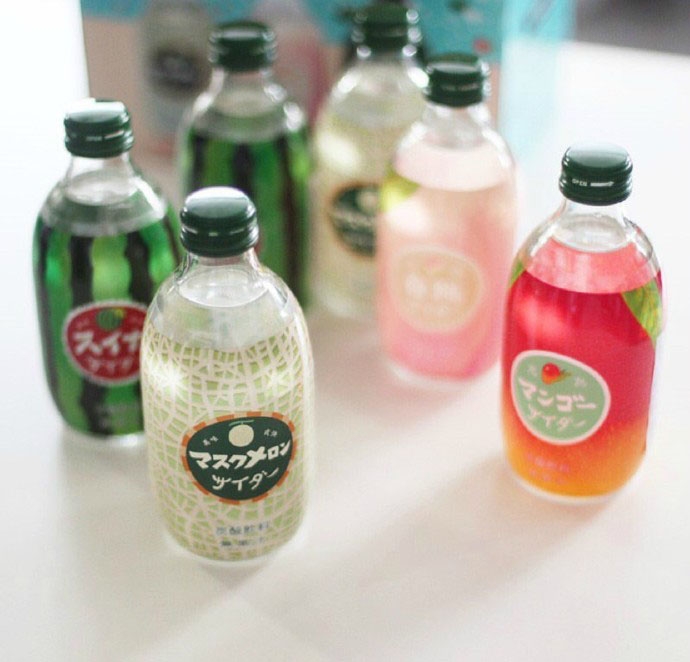 最近在韩国大热的果汁汽水 有四种口味哦