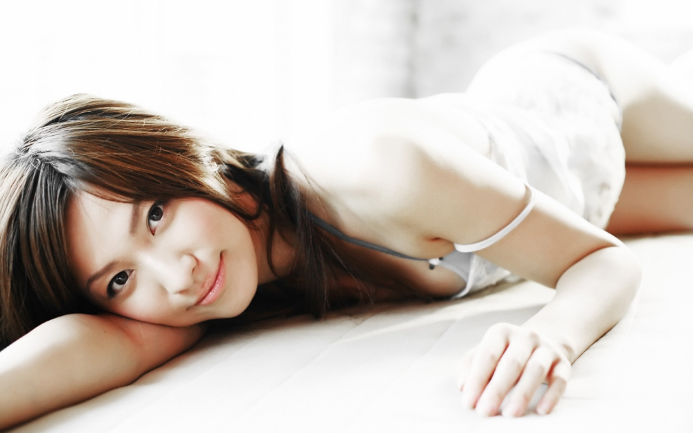 诱惑美女高清桌面壁纸