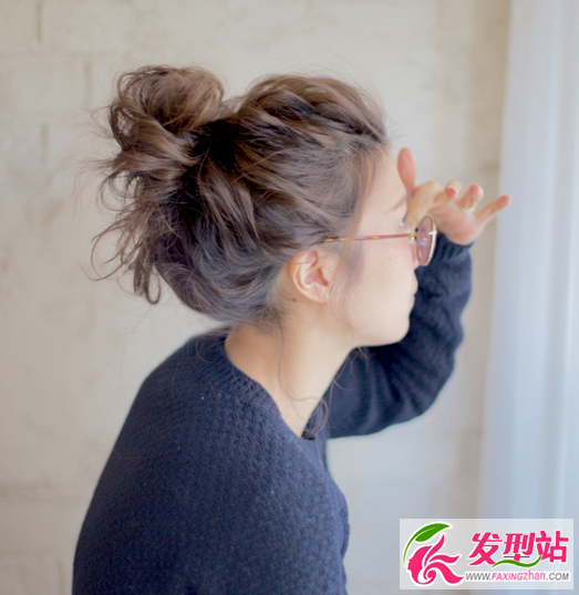 韩国可爱丸子头扎法 今年流行半丸子头图解