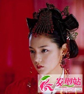 复古新娘盘发好看吗 古装新娘盘发发型美的不行