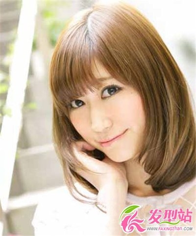 中长直发女生内扣梨花头 时尚发型打造可爱小脸