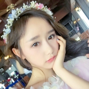 我承认，我不算完美，但是，我很真  清丽绝俗温柔爱笑小女生头像