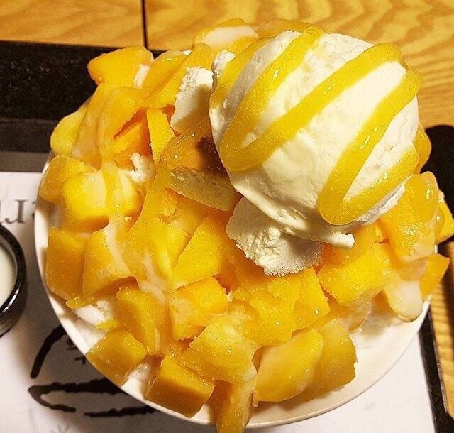 大哥：夏天到了，该吃芒果绵绵冰啦