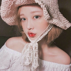 娇羞可爱治愈系女生qq头像