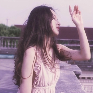 天生丽质长发女神微信头像