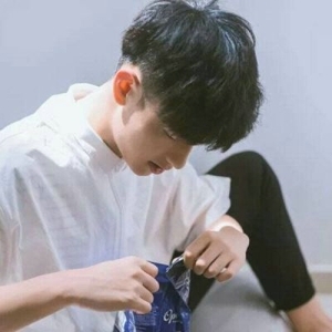 阳光魅力时尚小帅哥男生qq头像