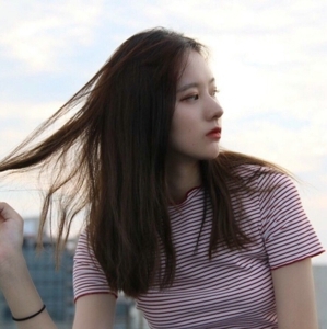 天生丽质长发女神微信头像