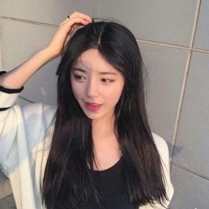 天生丽质长发女神微信头像