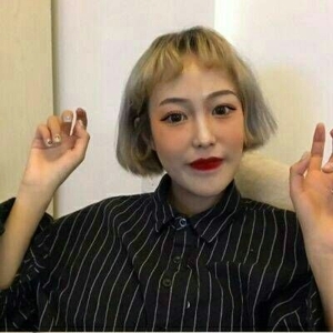 帅气任性美女qq微信头像