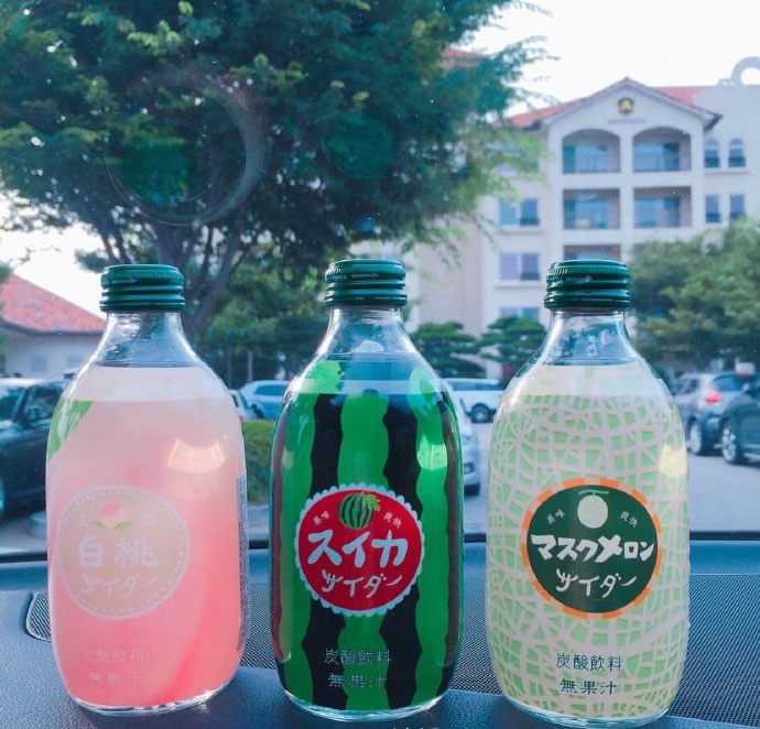 最近在韩国大热的果汁汽水 有四种口味哦