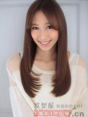 适合圆脸女生的直发发型  修颜显气质