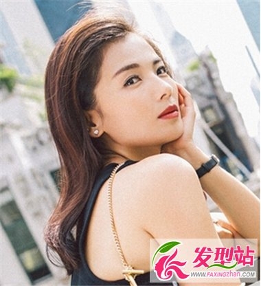 长卷发女生流行染发颜色 暖色系发色温暖又时尚