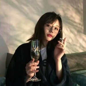 将你锁紧进心底，将记忆彻底记忆   善解人意美丽四射唯美女生头像