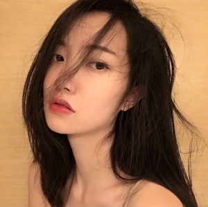 天生丽质长发女神微信头像