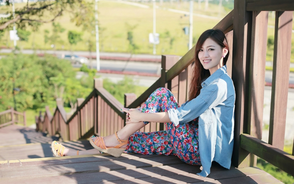 初夏唯美清新长发美女气质写真桌面壁纸第二辑