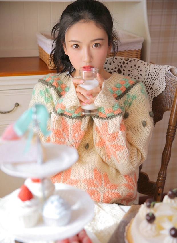 冬日粉红少女心私房性感美女写真