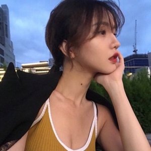 天生丽质长发女神微信头像