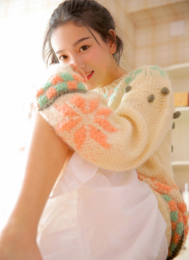 冬日粉红少女心私房性感美女写真