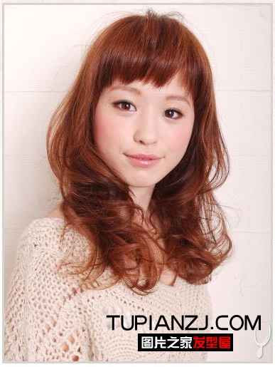 菱形脸女生发型设计 卷发甜美妩媚