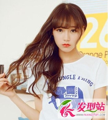 最新时尚长发发型 飘逸十足彰显女人味
