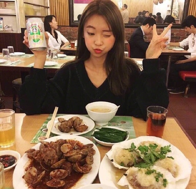 愿看见的小仙女狂吃不发胖 愿评论的小仙女体重下降