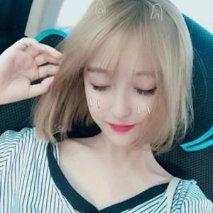 小清新闺蜜女生时尚短发头像