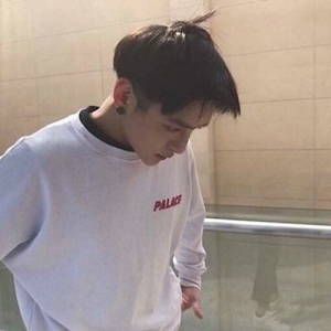 个性抓拽帅气小鲜肉男生头像