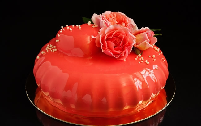 红色翻糖创意蛋糕图片
