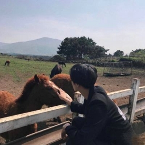 个性抓拽帅气小鲜肉男生头像