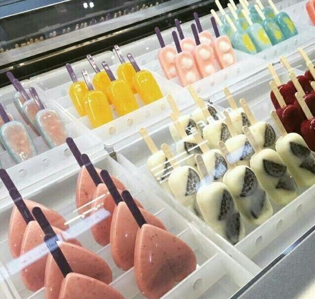 炎热的夏天来支水果棒冰