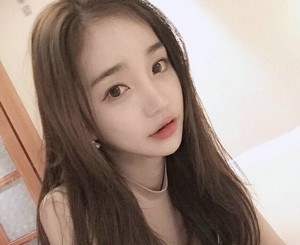 酷味十足的韩系个性清纯女生头像