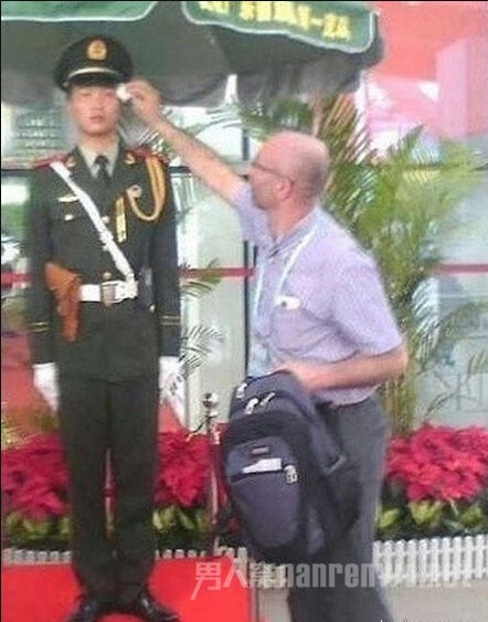 还能不能让人好好吃烤肉了 要流鼻血了……