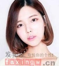 窄额头不留刘海弄什么发型好看