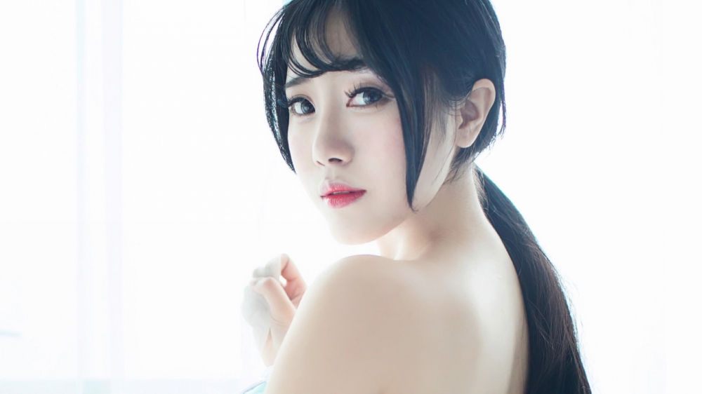 清纯美女可爱俏皮写真高清桌面壁纸