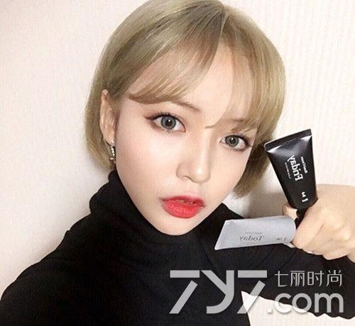 二次元短发女生图片  回头率绝对超高