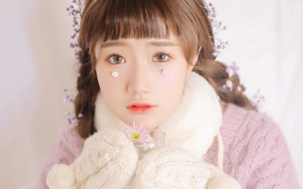 娃娃脸童颜美女图片壁纸
