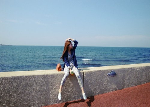 海边风景伤感女生背影小清新图片