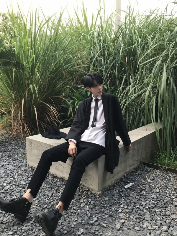 时光明明很残忍却总在装好人.