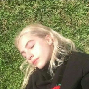我们讨厌一个人，往往因为彼此太相似  时尚温柔大方漂亮欧美美女头像